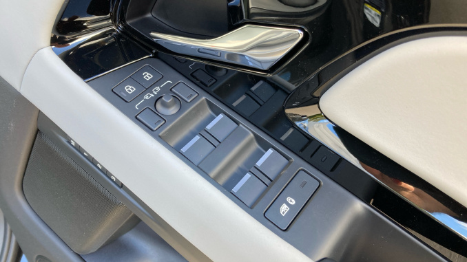 Land Rover Range Rover Evoque 2.0 D200 Hoxton Edition 5dr Auto Diesel Hatchback - Image 23